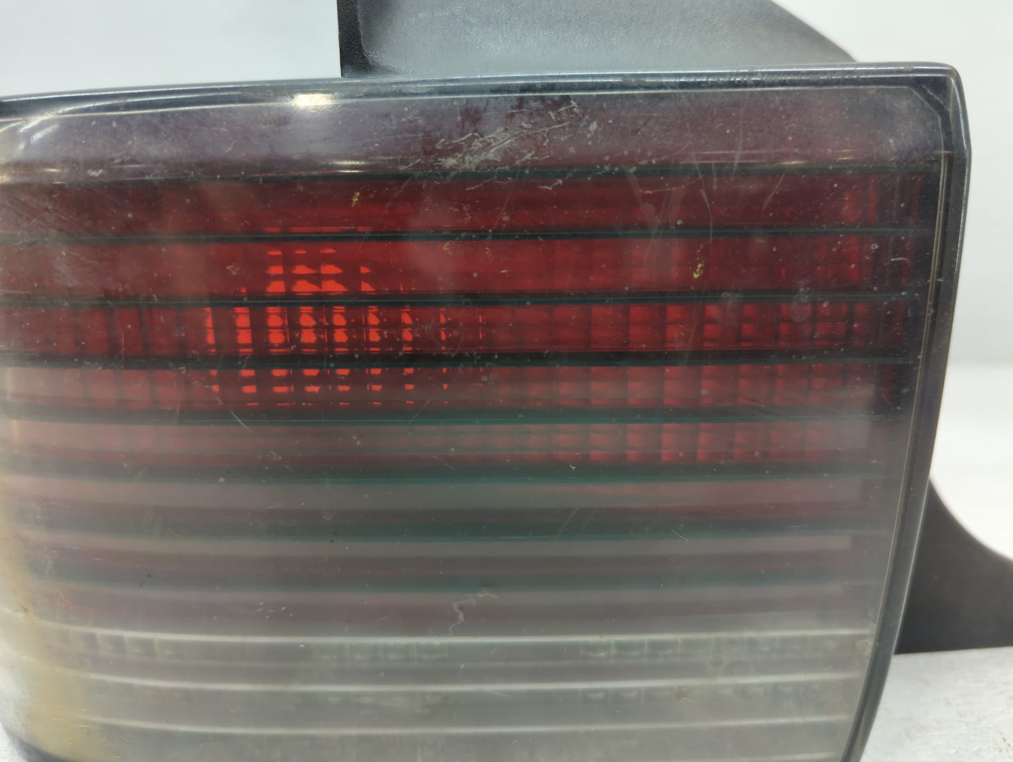 1989 Lincoln Continental Tail Light Assembly Driver Left OEM P/N:E80B 13441AD Fits OEM Used Auto Parts - Oemusedautoparts1.c