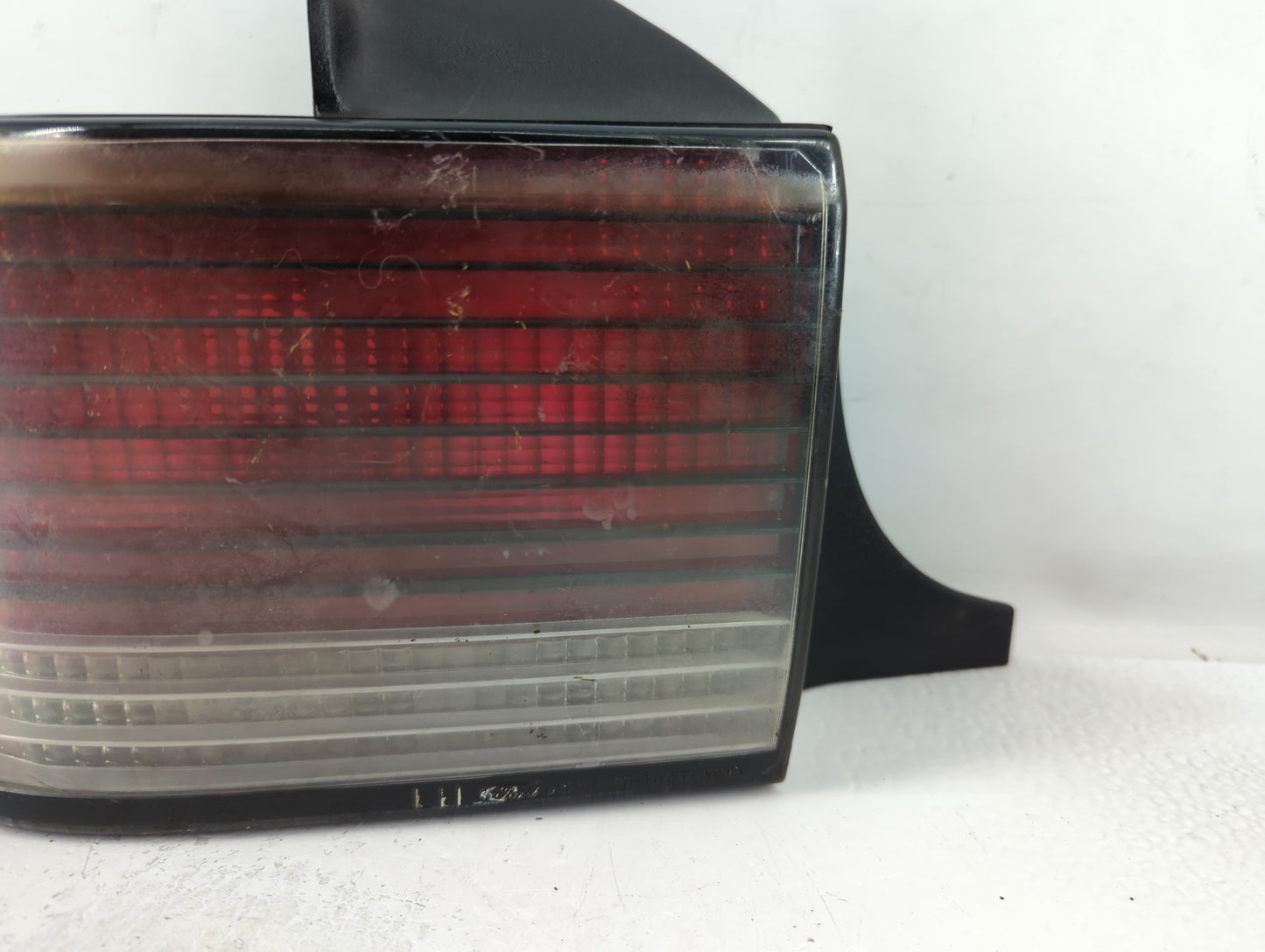 1989 Lincoln Continental Tail Light Assembly Driver Left OEM P/N:E80B 13441AD Fits OEM Used Auto Parts - Oemusedautoparts1.c