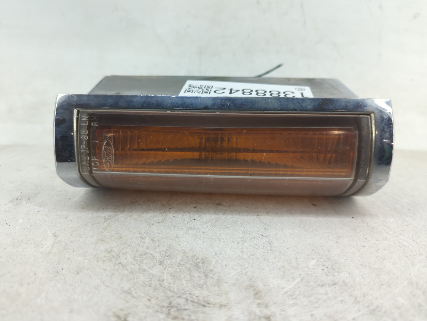 1989 Lincoln Town Car Driver Left Rear Side Marker - Oemusedautoparts1.com