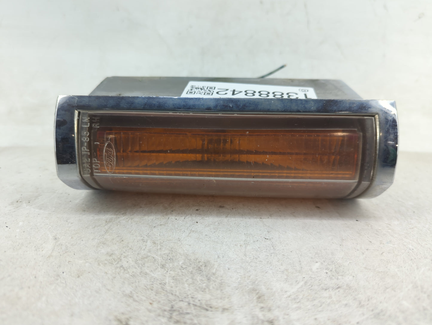 1989 Lincoln Town Car Driver Left Rear Side Marker - Oemusedautoparts1.com