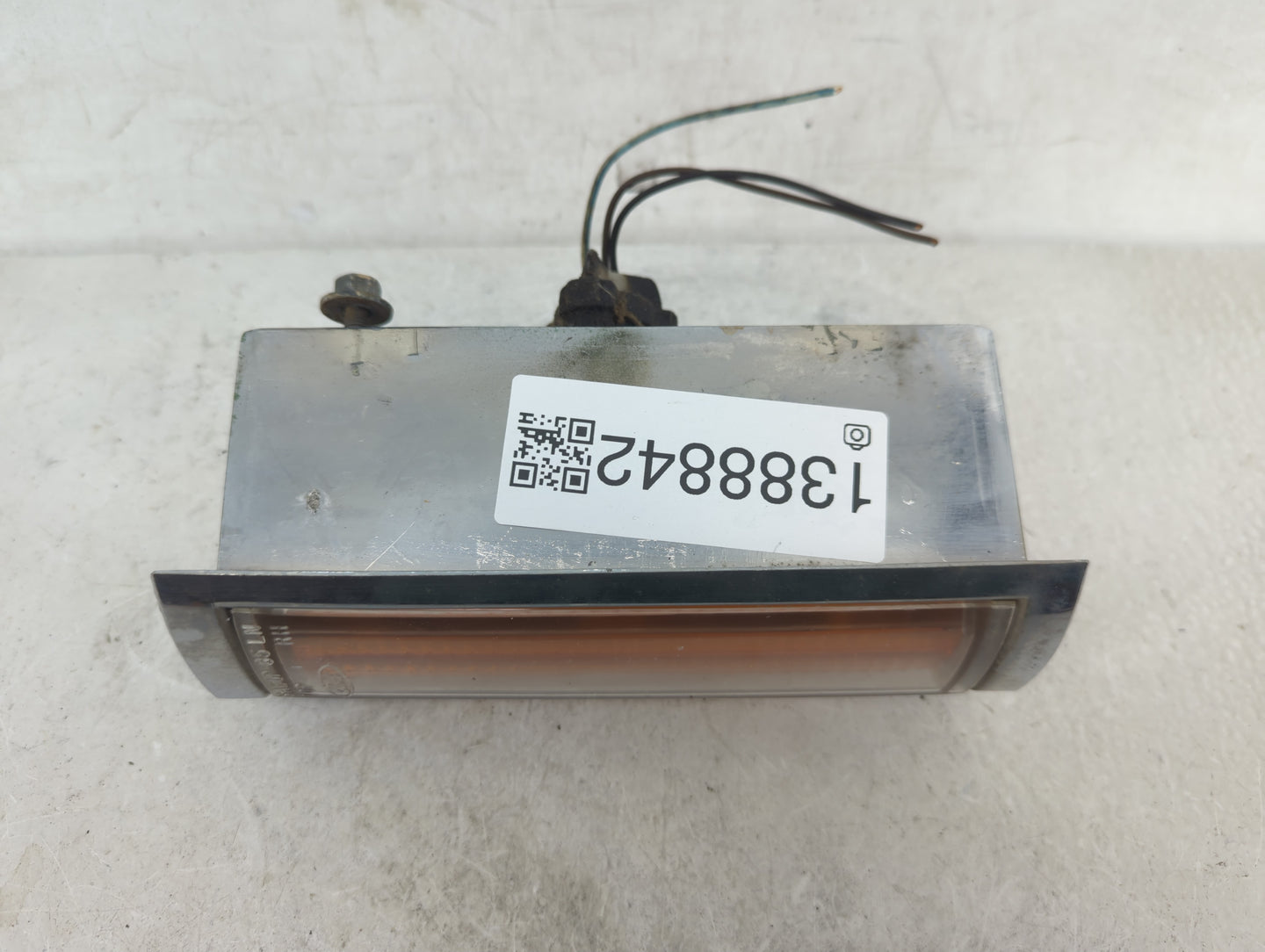 1989 Lincoln Town Car Driver Left Rear Side Marker - Oemusedautoparts1.com
