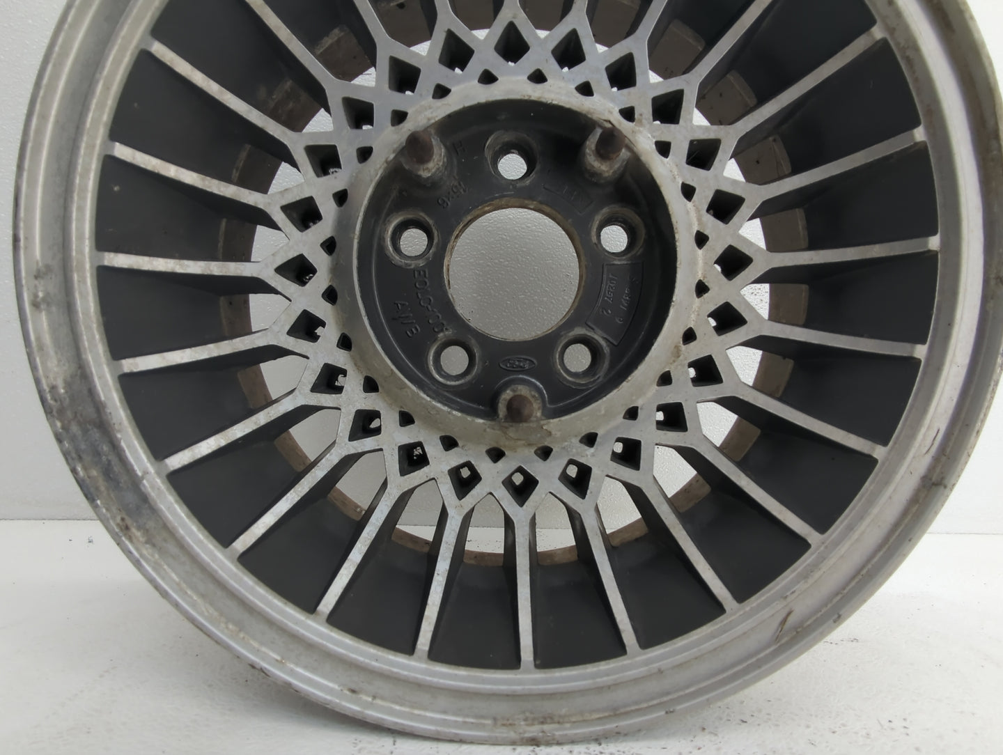 1989 Lincoln Town Car Oem Wheel Rim 878552 - Oemusedautoparts1.com