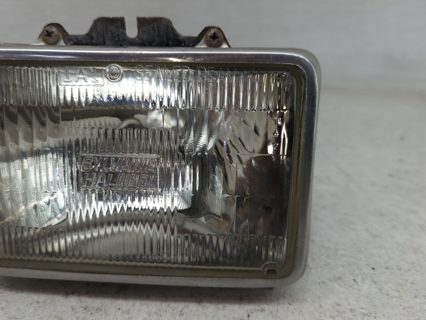1989 Lincoln Town Car Driver Left Oem Head Light Headlight Lamp - Oemusedautoparts1.com