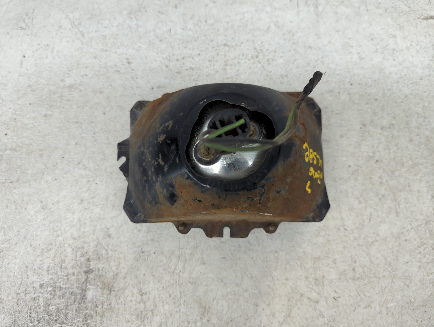 1989 Lincoln Town Car Driver Left Oem Head Light Headlight Lamp - Oemusedautoparts1.com