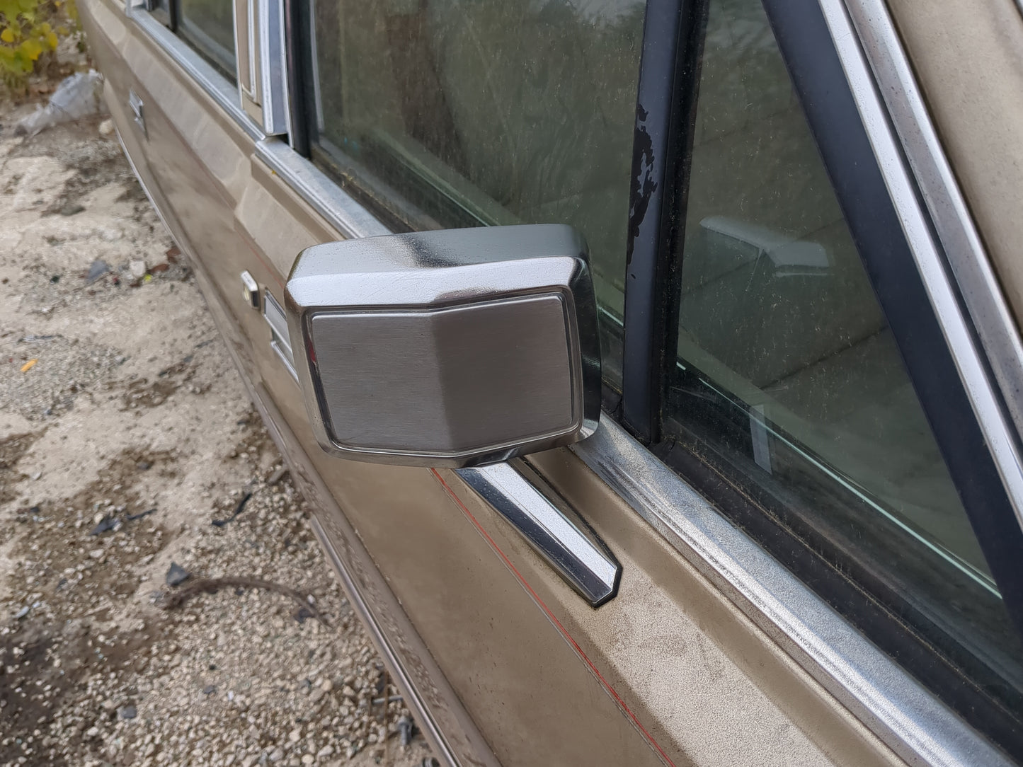 1989 Lincoln Town Car Side Mirror Replacement Passenger Right View Door Mirror Fits OEM Used Auto Parts - Oemusedautoparts1.