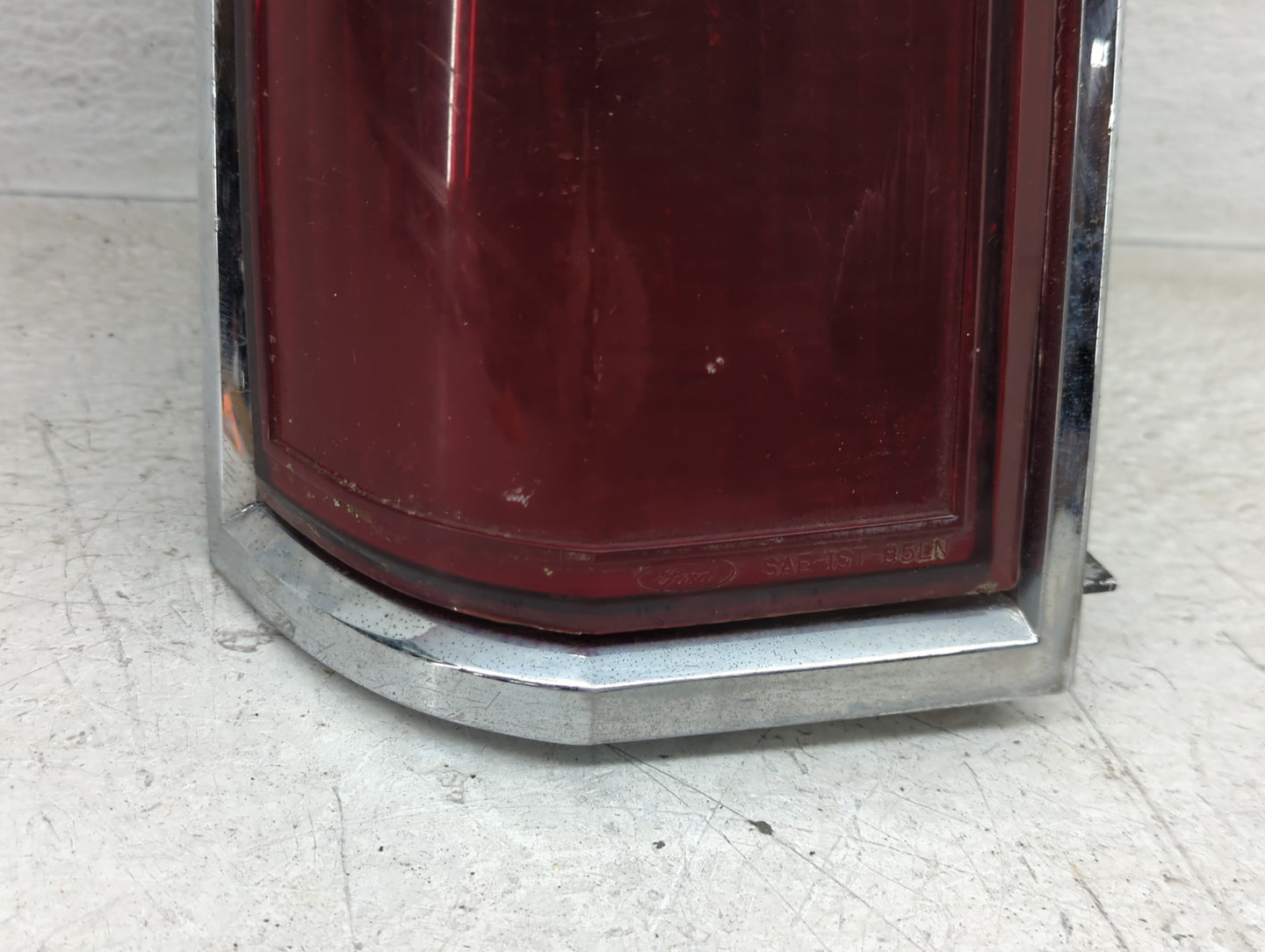 1989 Lincoln Town Car Tail Light Assembly Driver Left OEM Fits OEM Used Auto Parts - Oemusedautoparts1.com