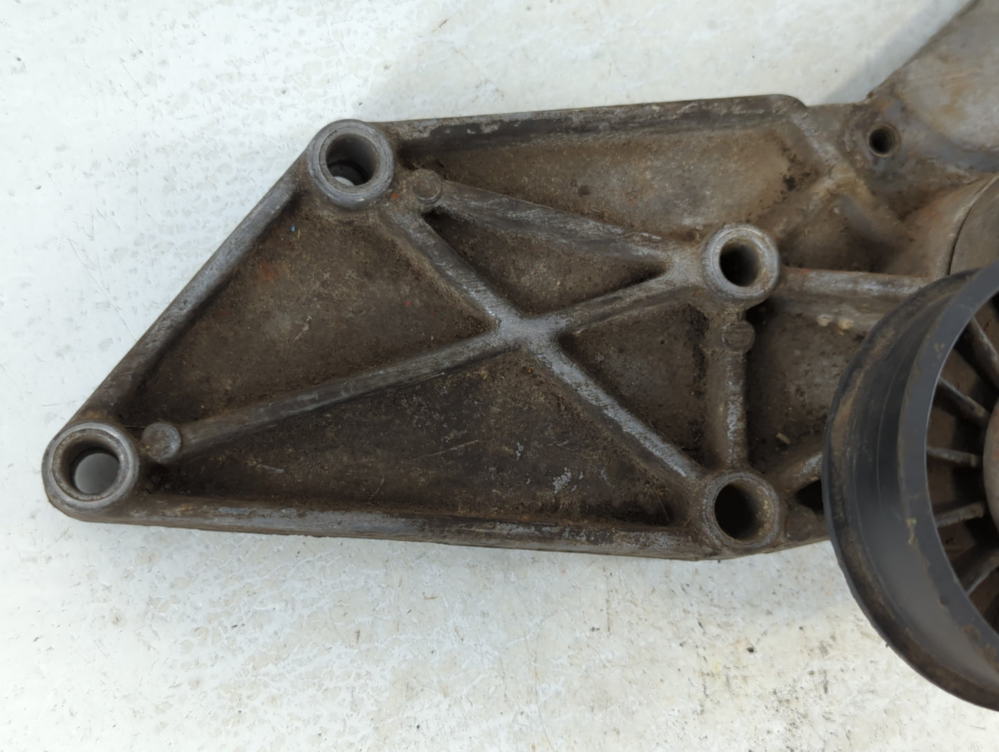 1989 Oldsmobile 98 Tensioner Bracket - Oemusedautoparts1.com