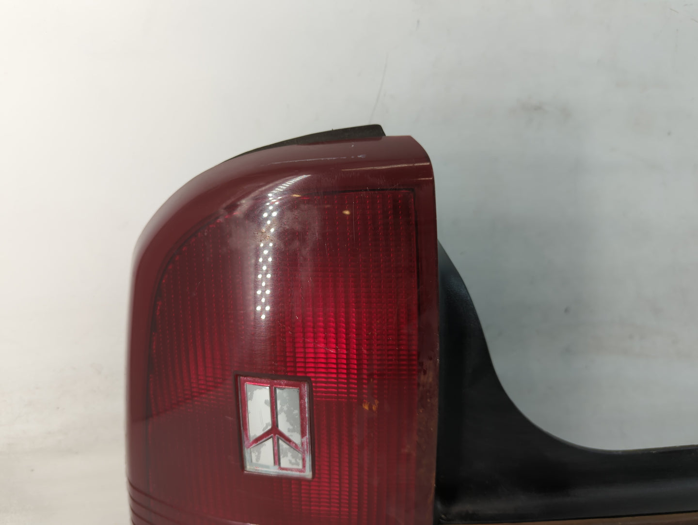 1989 Oldsmobile Cutlass Tail Light Assembly Driver Left OEM P/N:GM 16506833 Fits OEM Used Auto Parts - Oemusedautoparts1.com