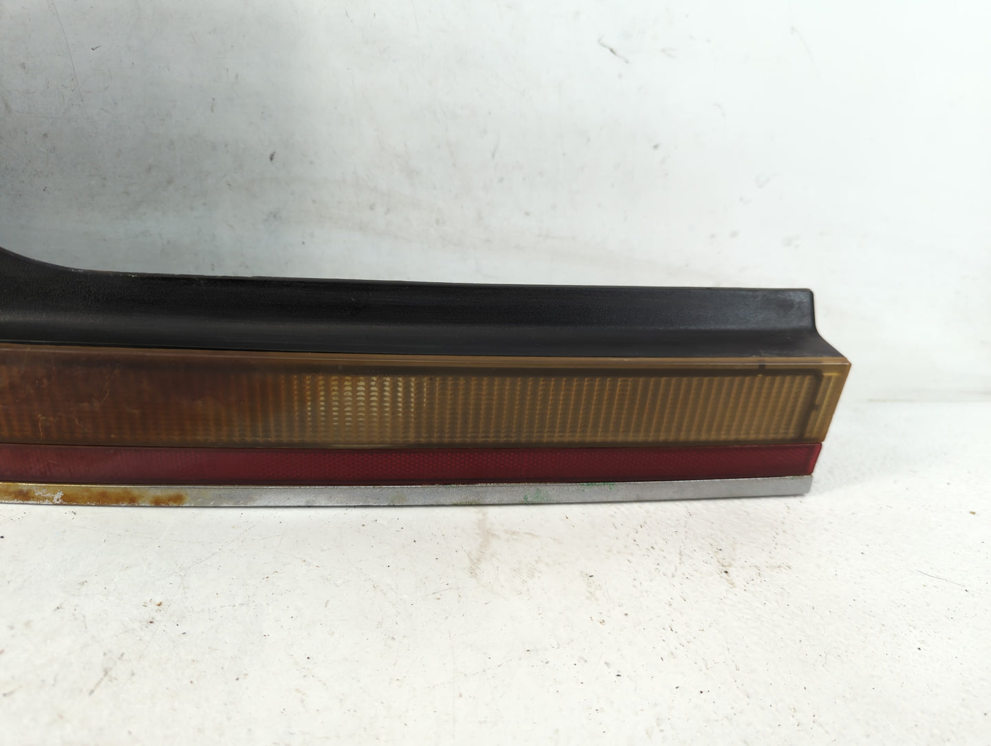1989 Oldsmobile Cutlass Tail Light Assembly Driver Left OEM P/N:GM 16506833 Fits OEM Used Auto Parts - Oemusedautoparts1.com
