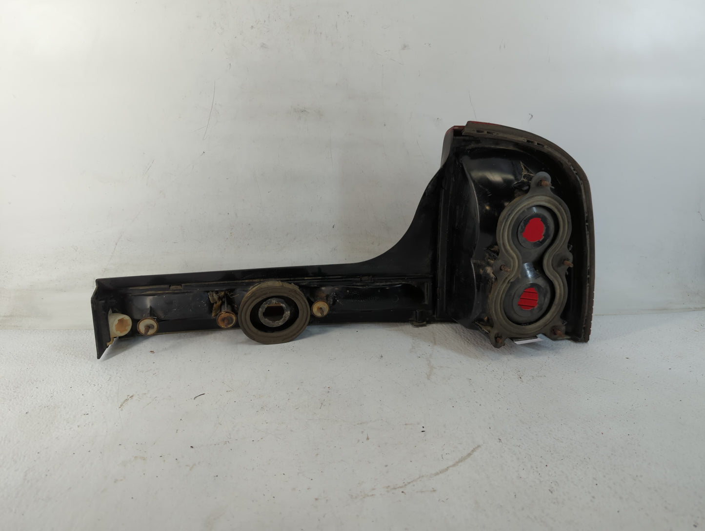 1989 Oldsmobile Cutlass Tail Light Assembly Driver Left OEM P/N:GM 16506833 Fits OEM Used Auto Parts - Oemusedautoparts1.com