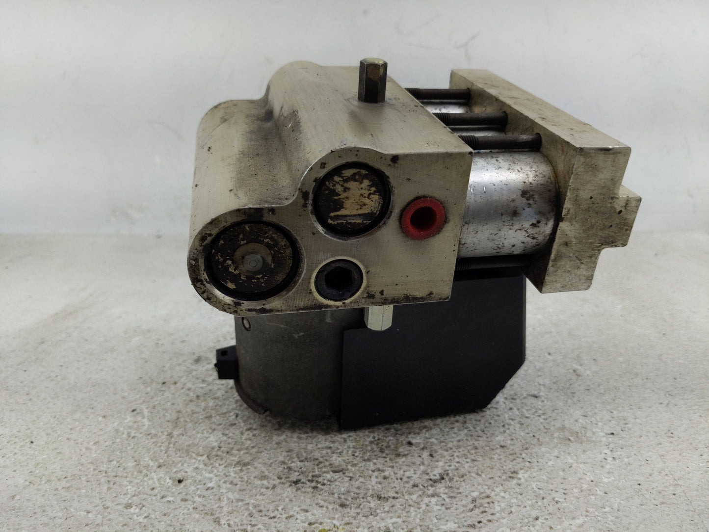 1990 Cadillac Brougham ABS Pump Control Module Replacement P/N:0 265 205 000 Fits OEM Used Auto Parts - Oemusedautoparts1.co