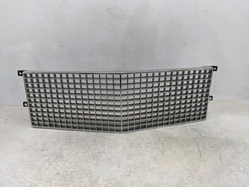 1990 Cadillac Brougham Front Grille Bumper Not Included - Oemusedautoparts1.com