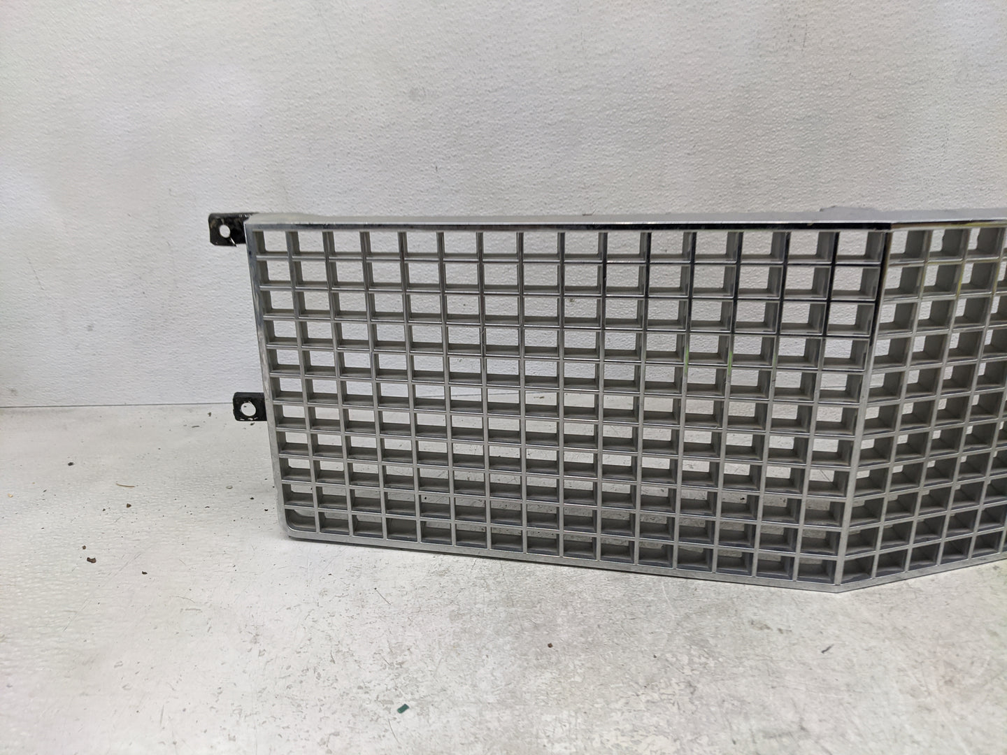 1990 Cadillac Brougham Front Grille Bumper Not Included - Oemusedautoparts1.com