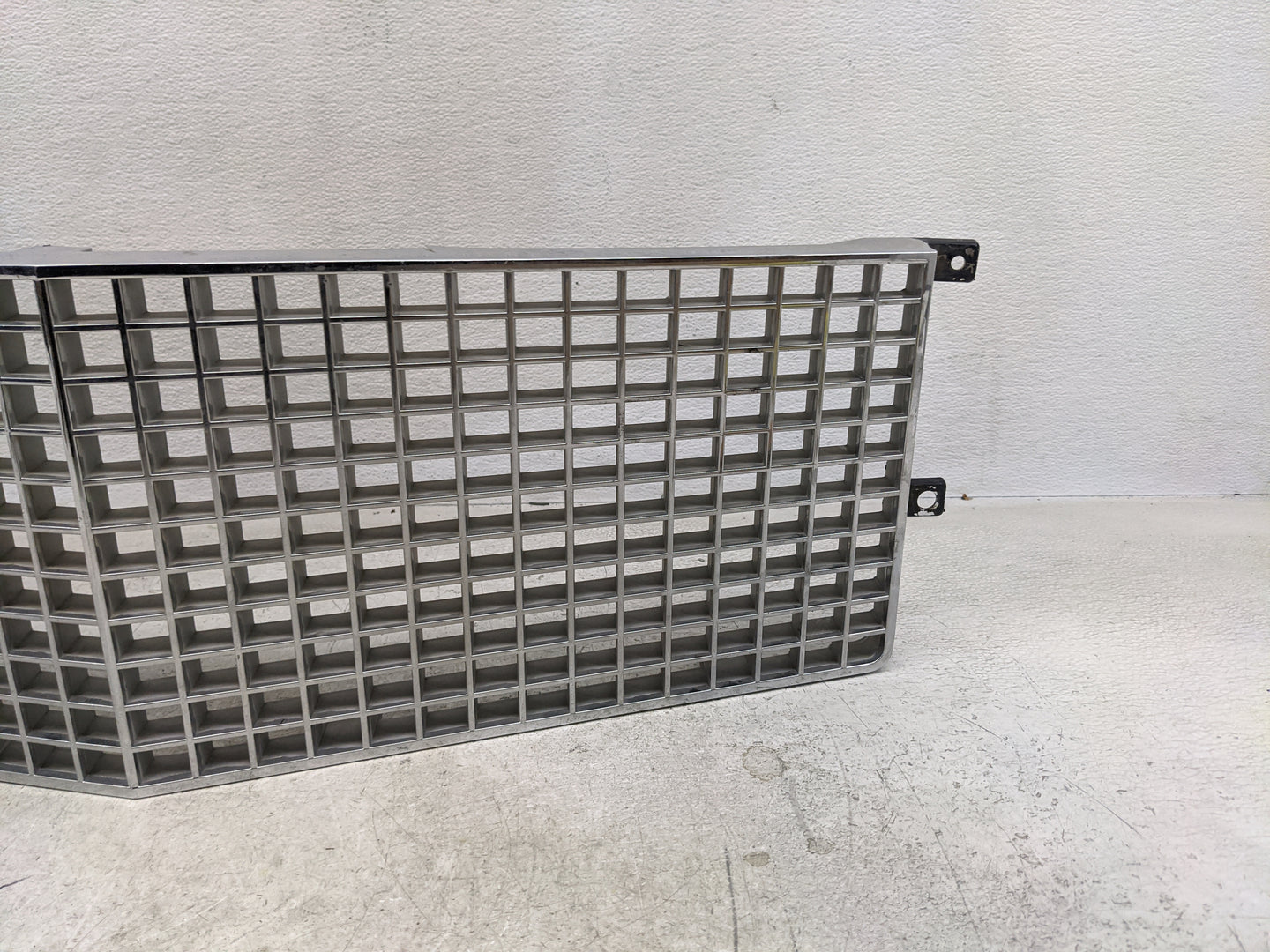 1990 Cadillac Brougham Front Grille Bumper Not Included - Oemusedautoparts1.com