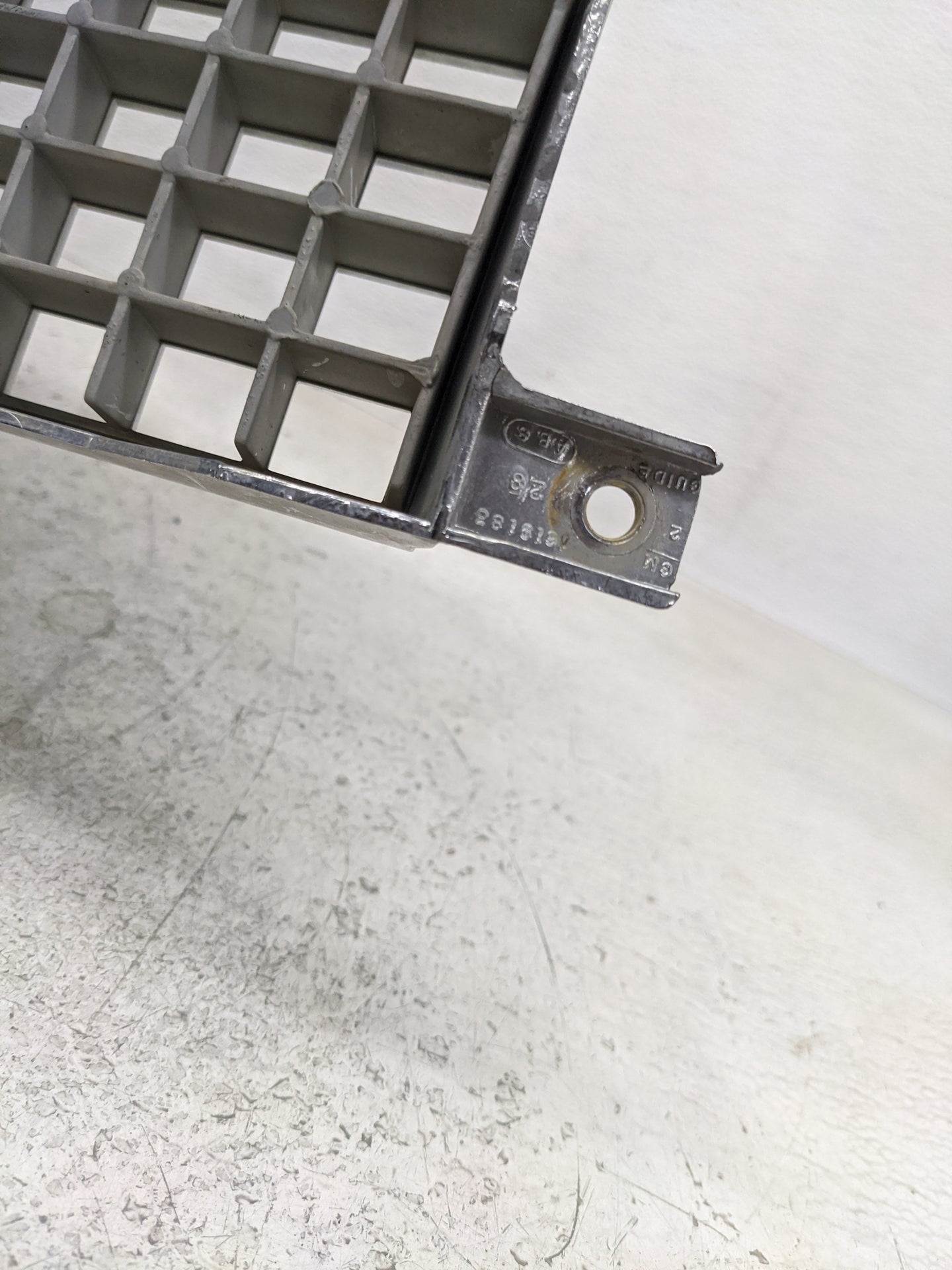 1990 Cadillac Brougham Front Grille Bumper Not Included - Oemusedautoparts1.com