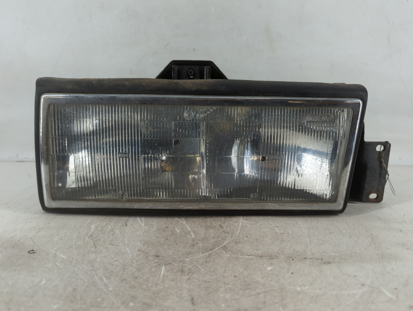 1990 Cadillac Deville Passenger Right Oem Head Light Headlight Lamp - Oemusedautoparts1.com
