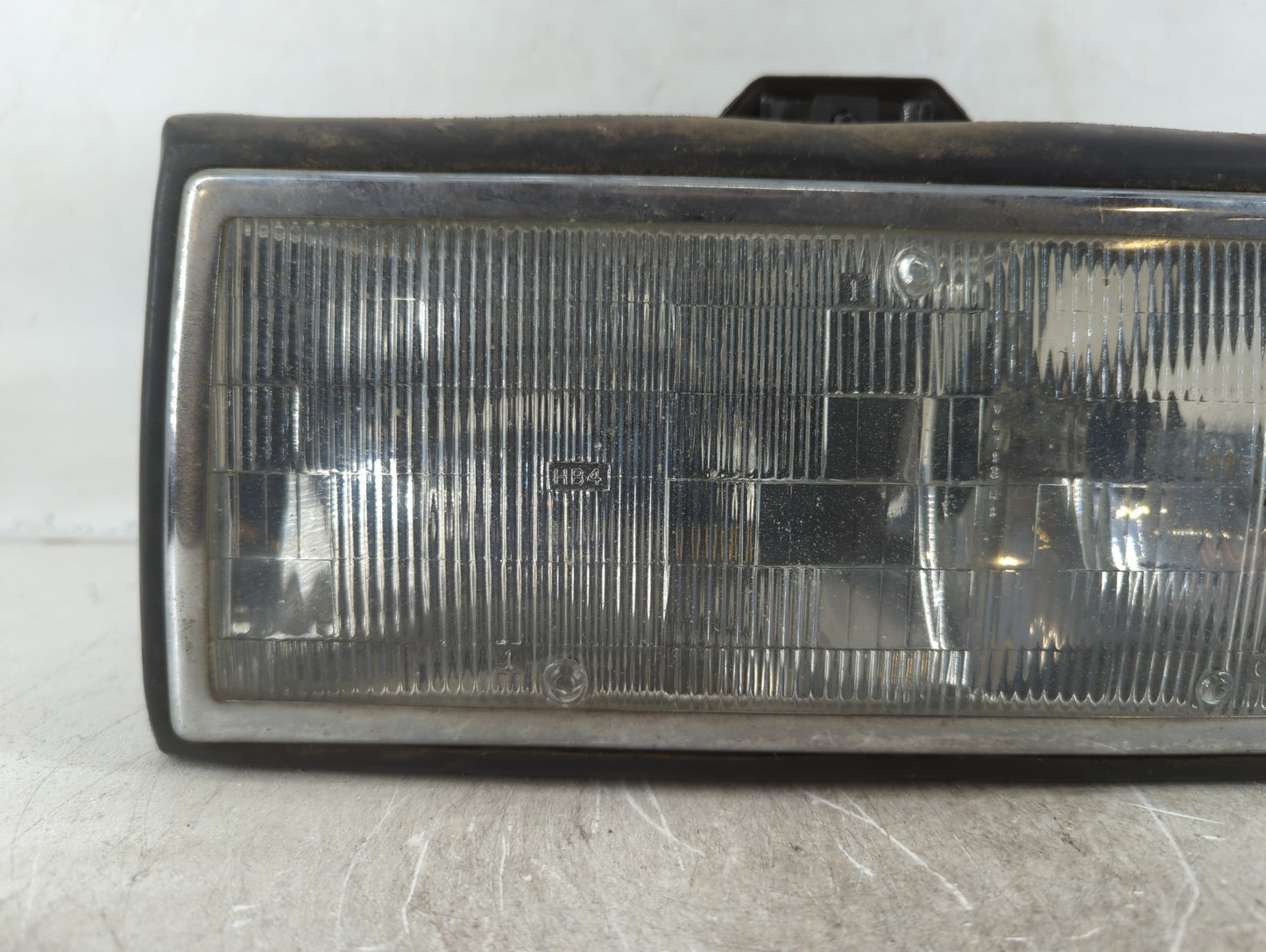 1990 Cadillac Deville Passenger Right Oem Head Light Headlight Lamp - Oemusedautoparts1.com