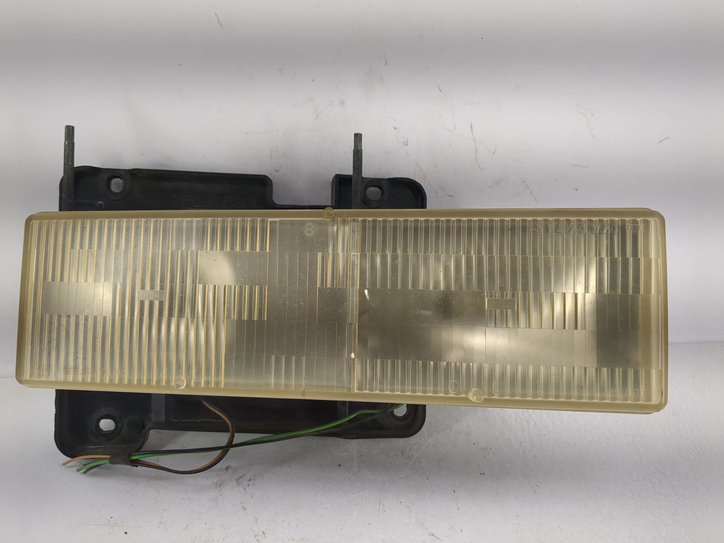 Chevrolet K2500 Passenger Right Oem Head Light Headlight Lamp - Oemusedautoparts1.com