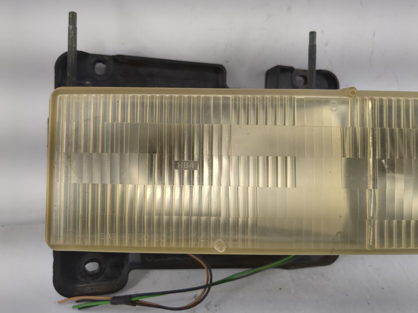 Chevrolet K2500 Passenger Right Oem Head Light Headlight Lamp - Oemusedautoparts1.com