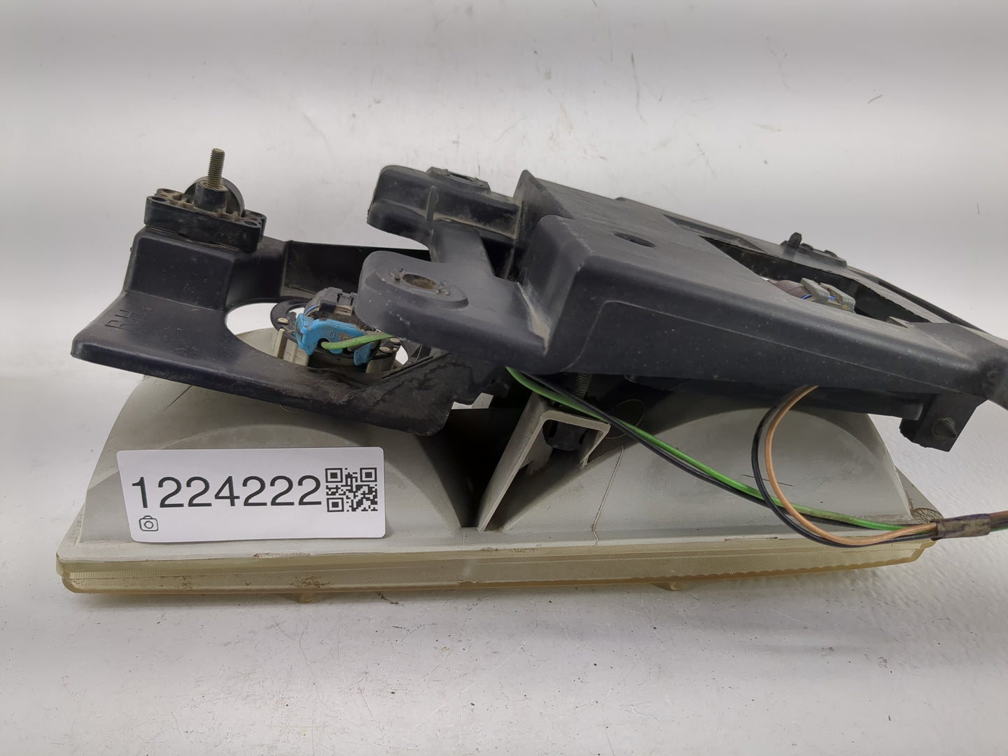 Chevrolet K2500 Passenger Right Oem Head Light Headlight Lamp - Oemusedautoparts1.com