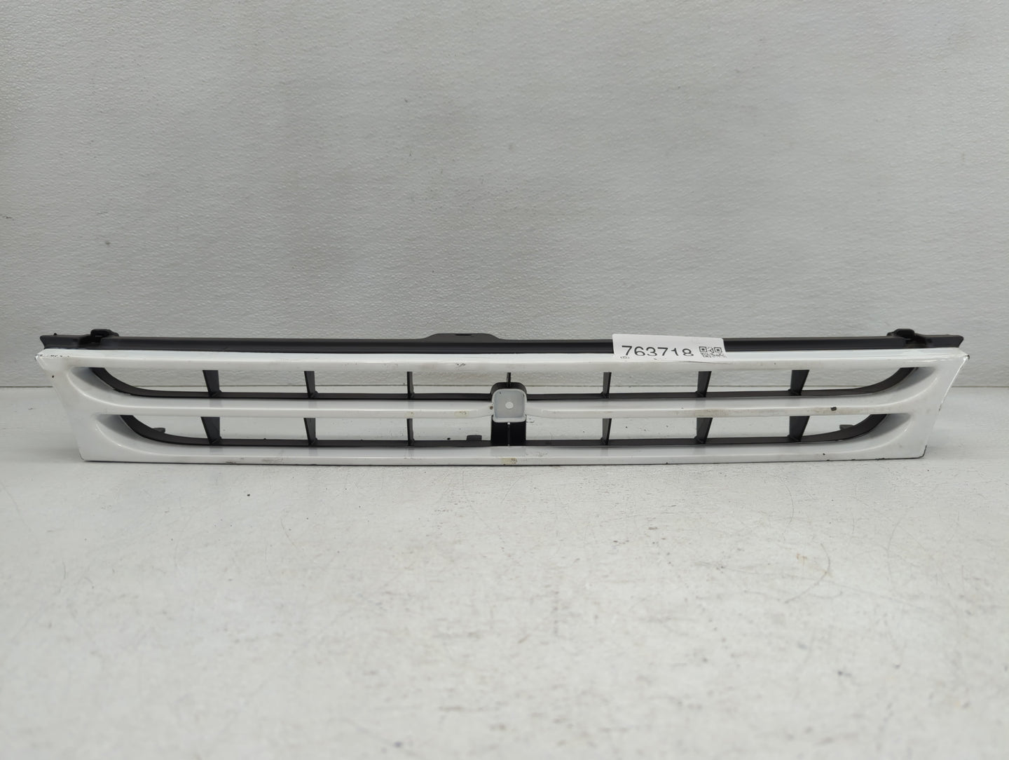 1990 Chevrolet Prizm Front Grille Bumper Not Included - Oemusedautoparts1.com