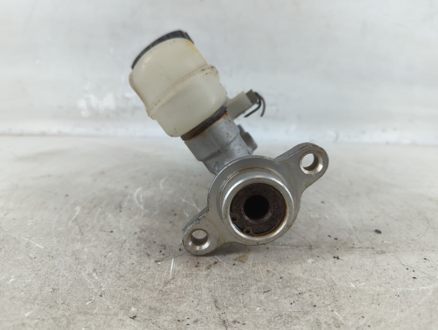 1990 Ford Escort Brake Master Cylinder - Oemusedautoparts1.com