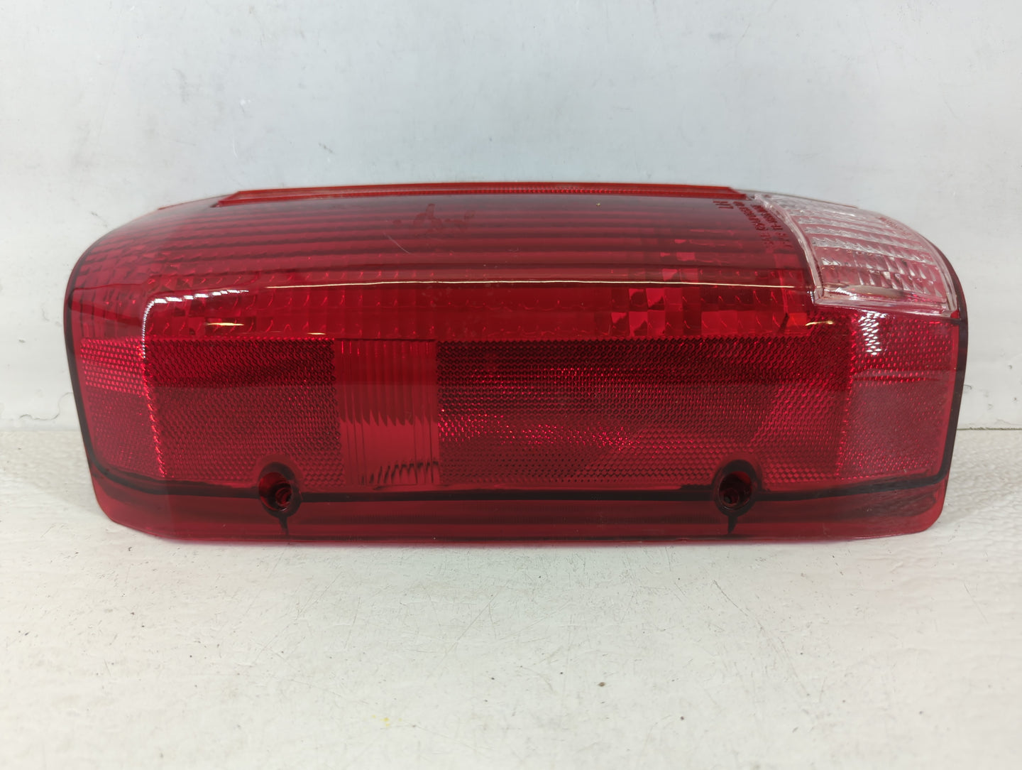 1990 Ford F-350 Tail Light Assembly Driver Left OEM P/N:FO2801105 Fits OEM Used Auto Parts - Oemusedautoparts1.com