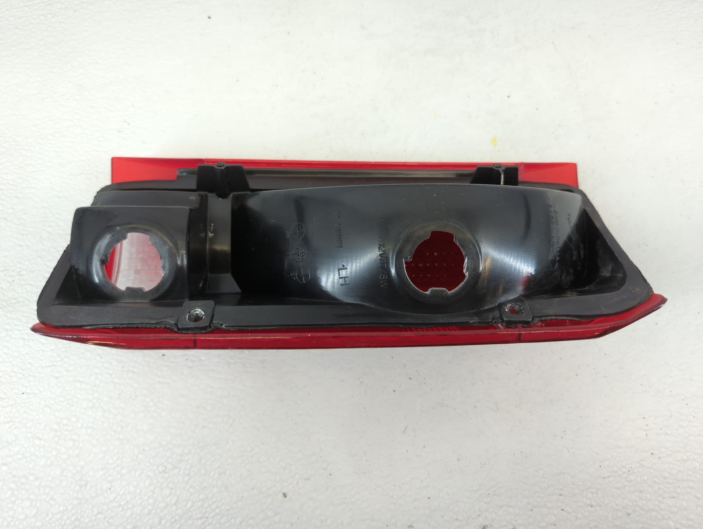 1990 Ford F-350 Tail Light Assembly Driver Left OEM P/N:FO2801105 Fits OEM Used Auto Parts - Oemusedautoparts1.com