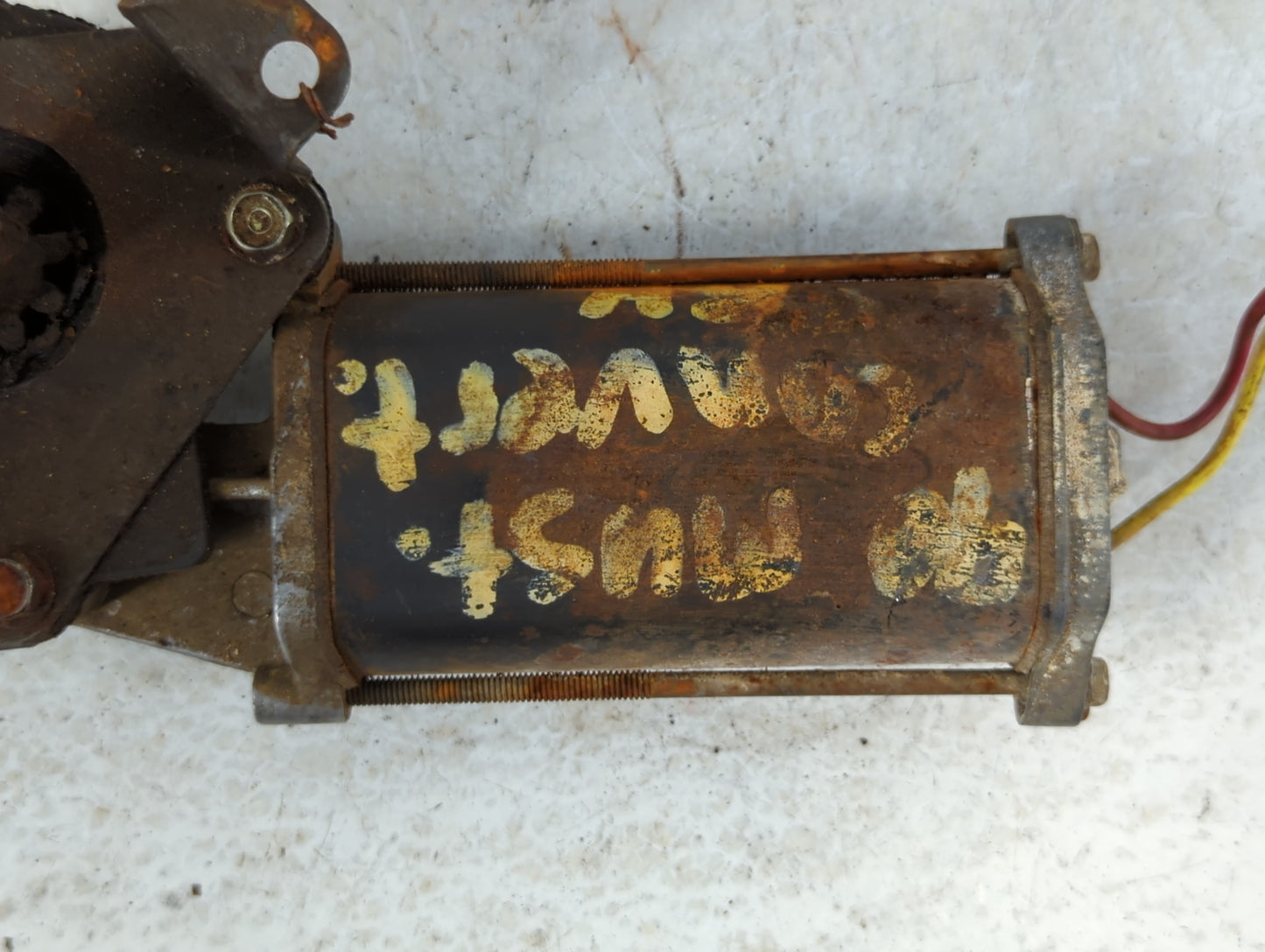 19901990  Ford Mustang QUARTER WINDOW MOTOR - Oemusedautoparts1.com