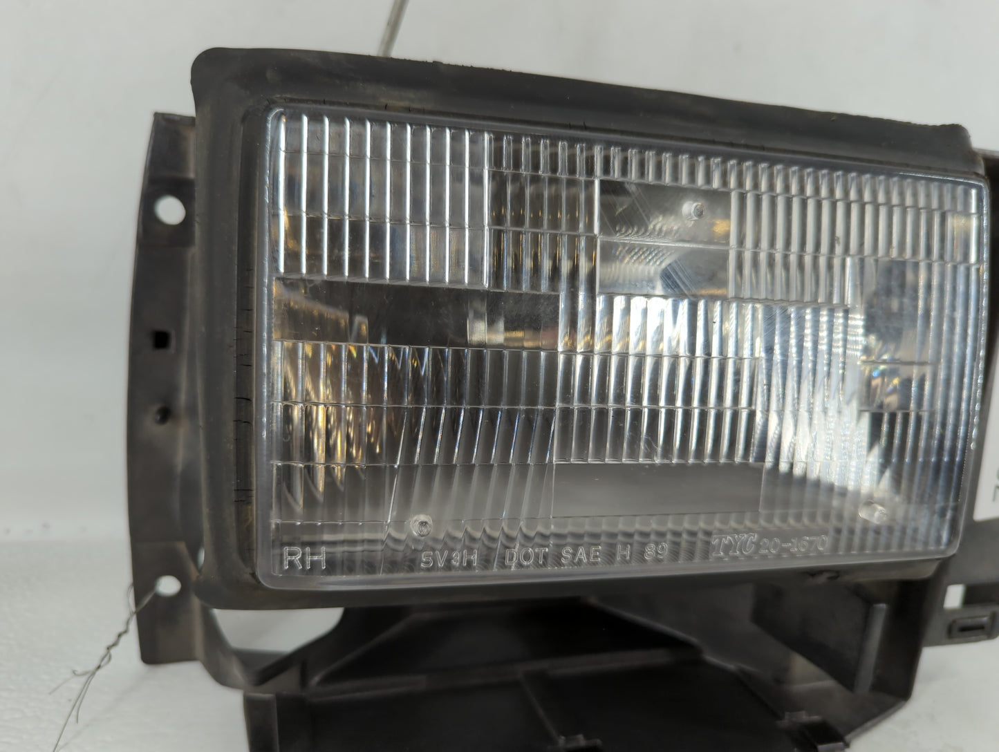 1990 Ford Ranger Passenger Right Oem Head Light Headlight Lamp - Oemusedautoparts1.com
