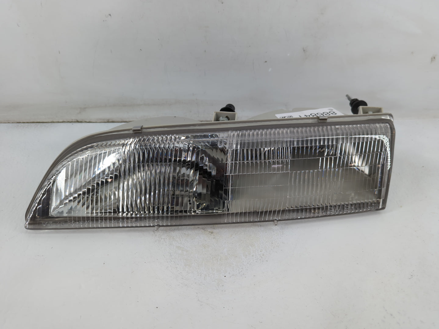 1990 Ford Thunderbird Driver Left Oem Head Light Headlight Lamp - Oemusedautoparts1.com