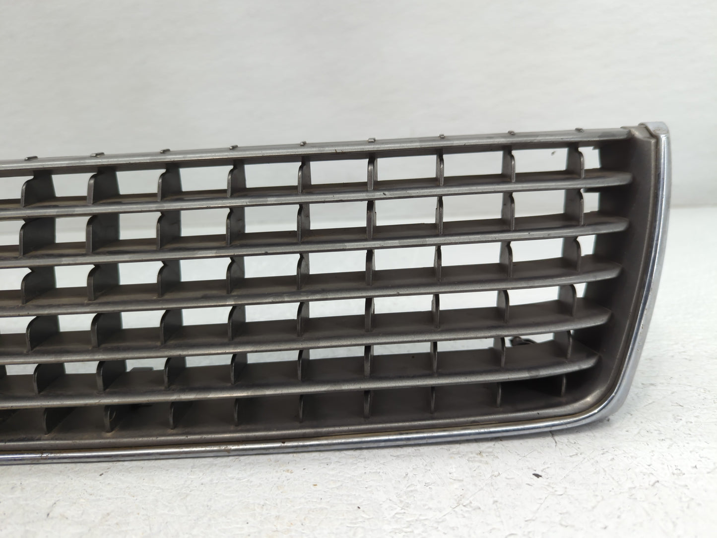 1990 Lexus Es250 Front Grille Bumper Not Included - Oemusedautoparts1.com