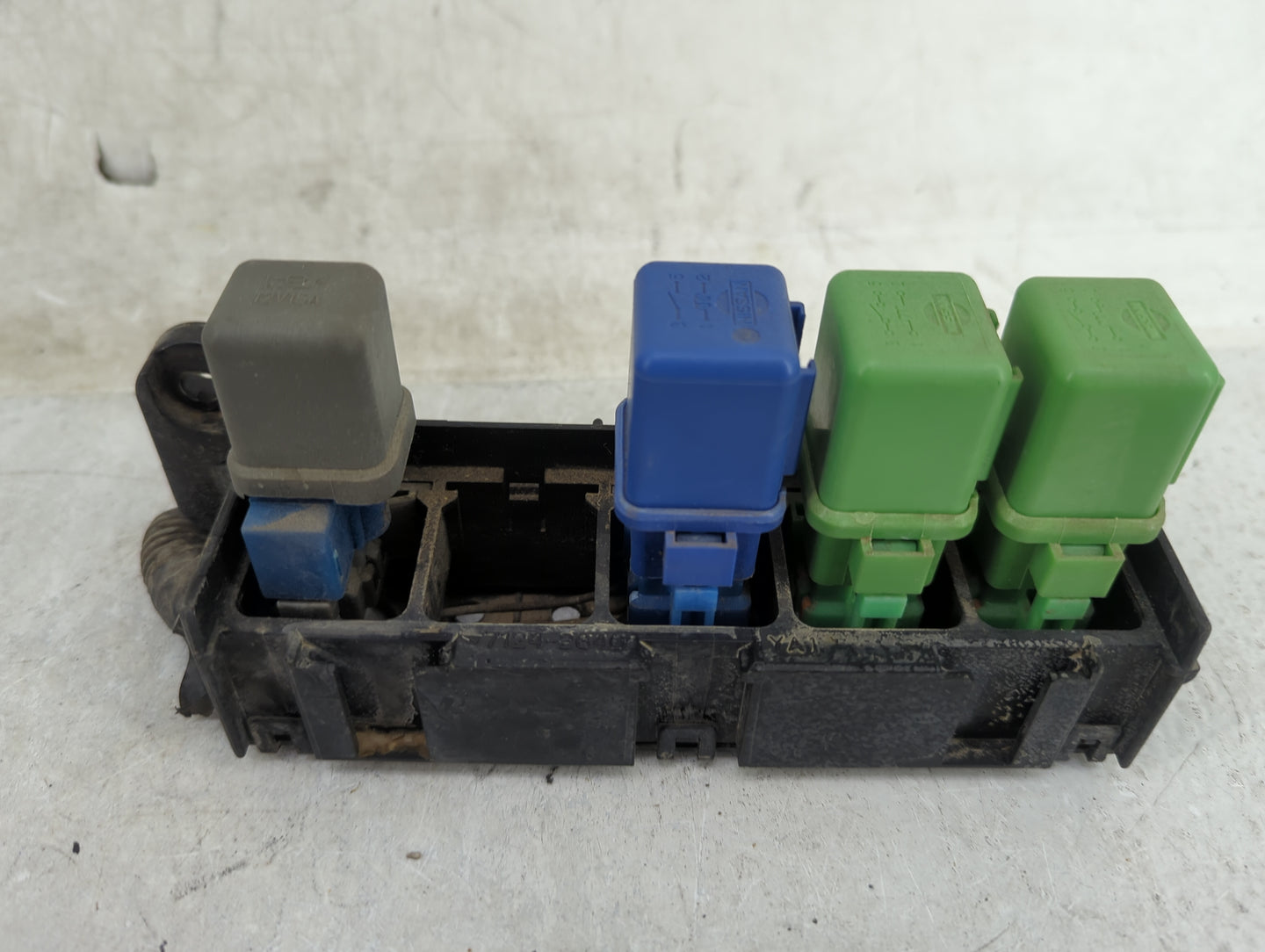 1990 Nissan Pickup Fusebox Fuse Box Panel Relay Module Fits OEM Used Auto Parts - Oemusedautoparts1.com