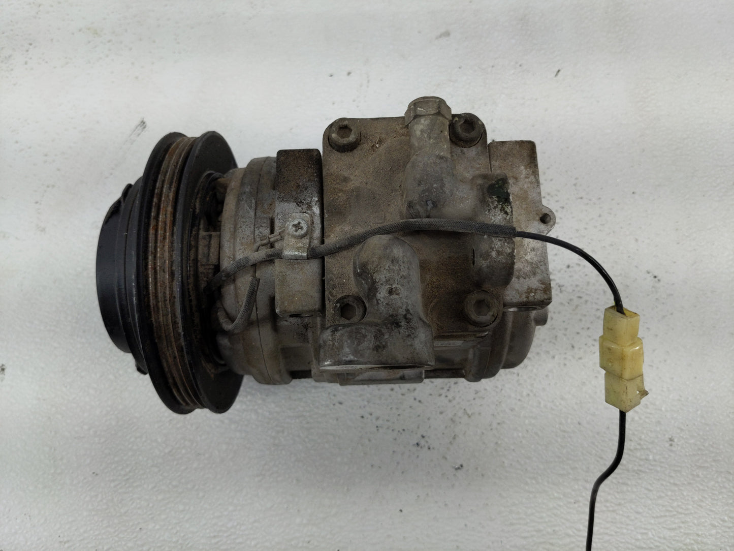 1990 Toyota Corolla Air Conditioning A/c Ac Compressor Oem - Oemusedautoparts1.com