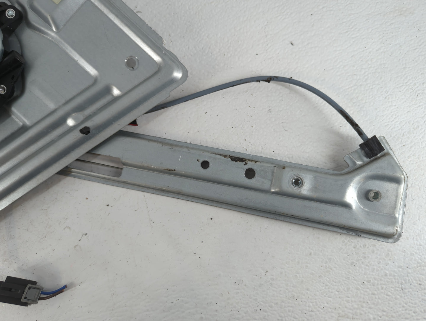 1991 Bmw X1 Passenger Front Right Power Window Motor - Oemusedautoparts1.com