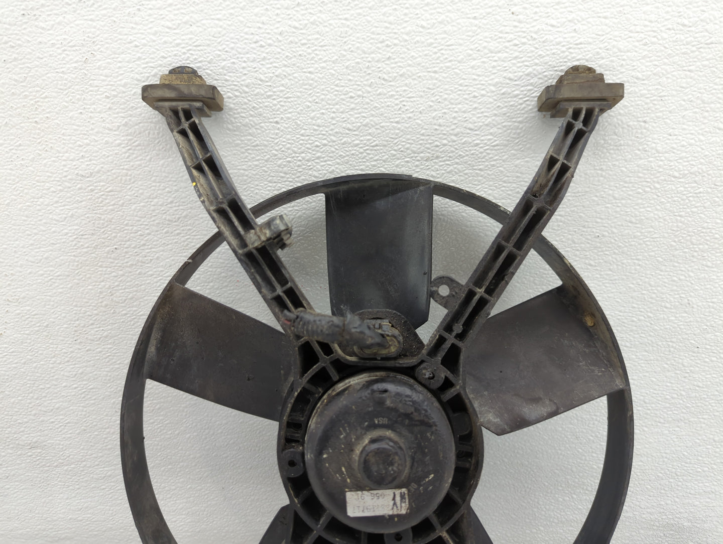 1991 Buick Regal Electric Radiator Cooling Fan Motor Assembly P/N:22119717 056 91 Fits OEM Used Auto Parts - Oemusedautopart