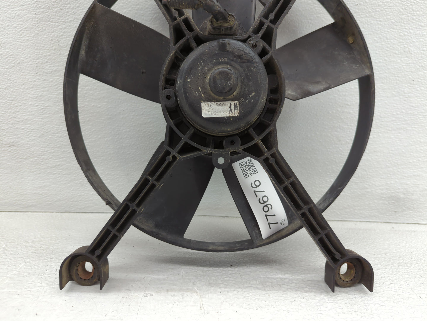 1991 Buick Regal Electric Radiator Cooling Fan Motor Assembly P/N:22119717 056 91 Fits OEM Used Auto Parts - Oemusedautopart