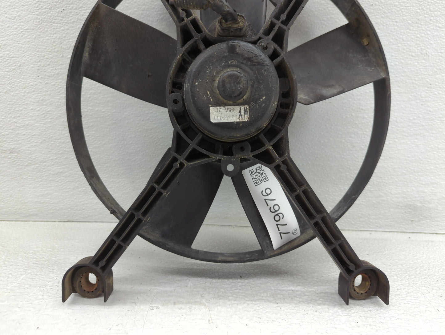 1991 Buick Regal Electric Radiator Cooling Fan Motor Assembly P/N:22119717 056 91 Fits OEM Used Auto Parts - Oemusedautopart