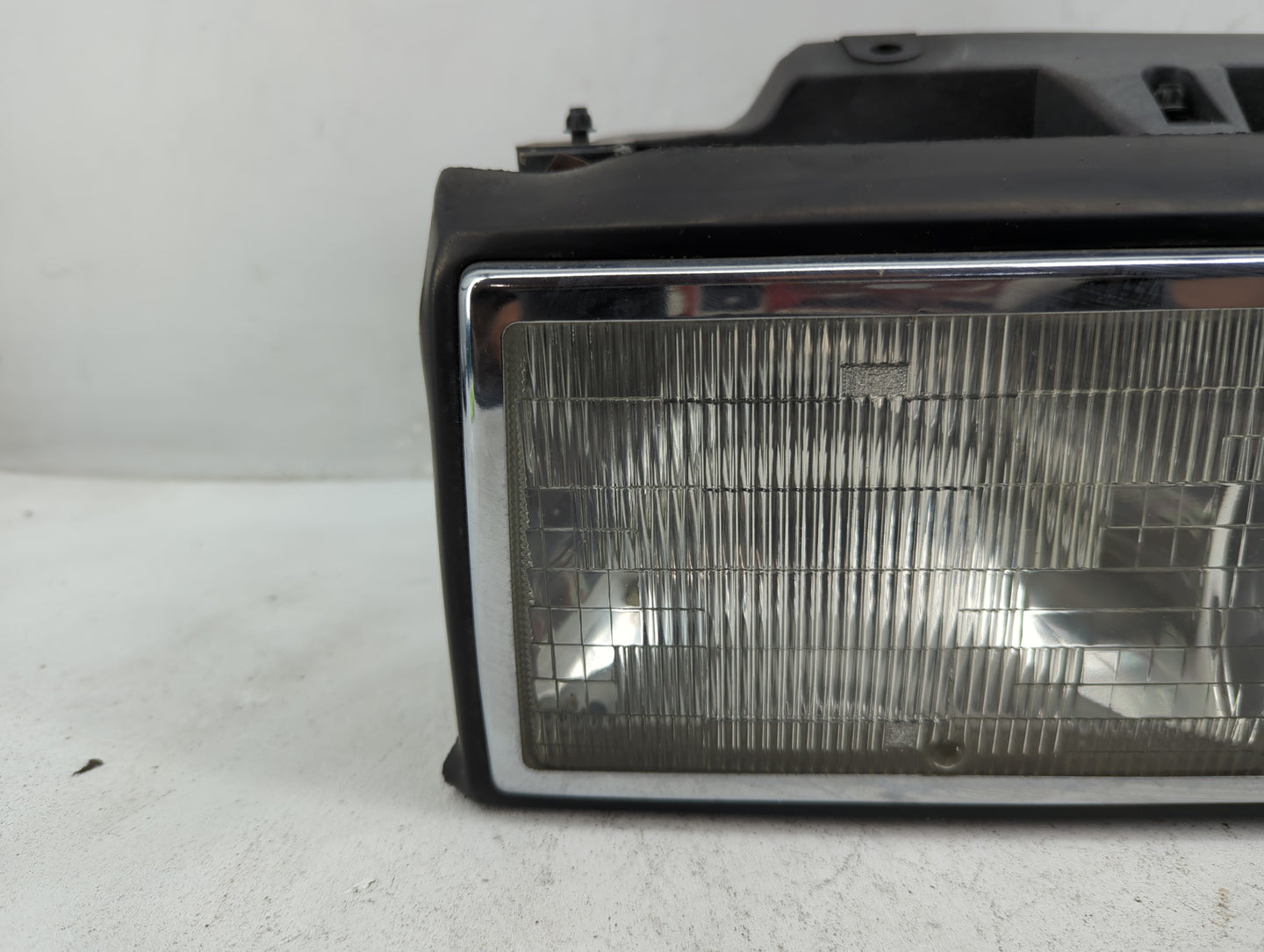 1991 Cadillac Deville Passenger Right Oem Head Light Headlight Lamp - Oemusedautoparts1.com