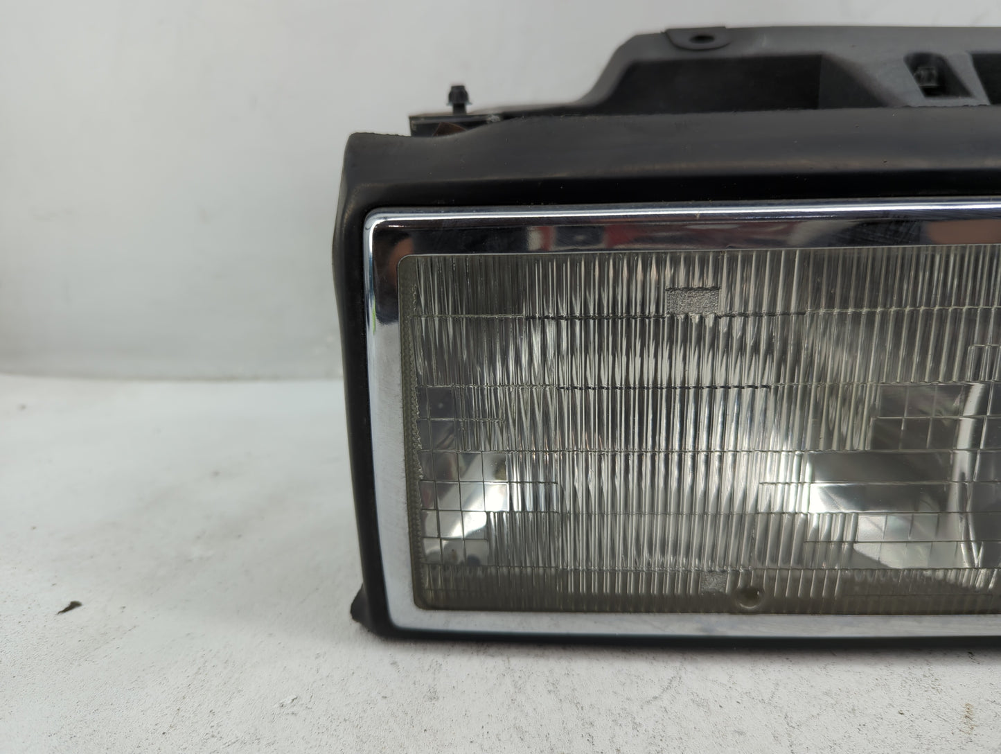 1991 Cadillac Deville Passenger Right Oem Head Light Headlight Lamp - Oemusedautoparts1.com