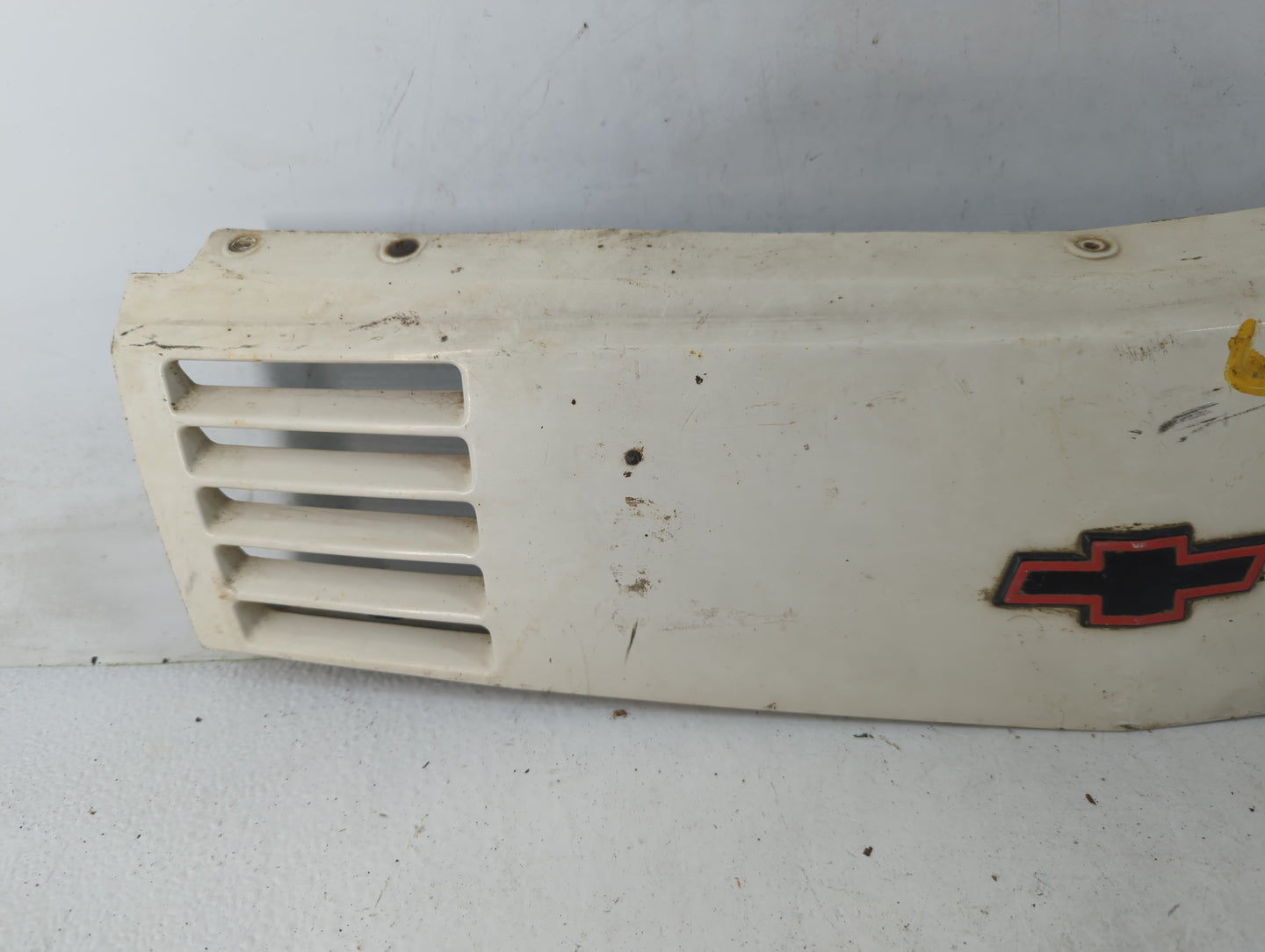 1991 Chevrolet Lumina Front Bumper Grille Cover - Oemusedautoparts1.com