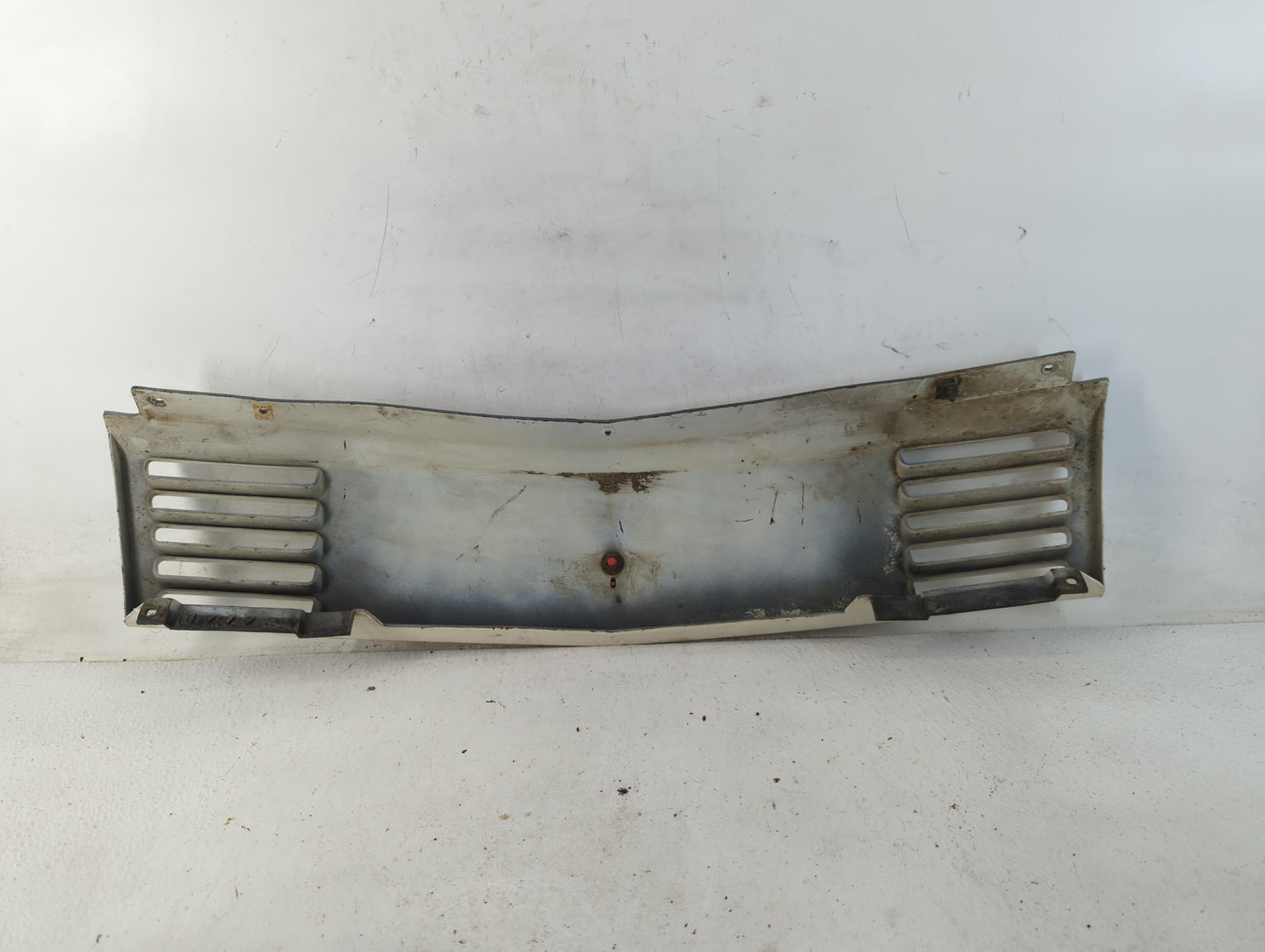 1991 Chevrolet Lumina Front Bumper Grille Cover - Oemusedautoparts1.com