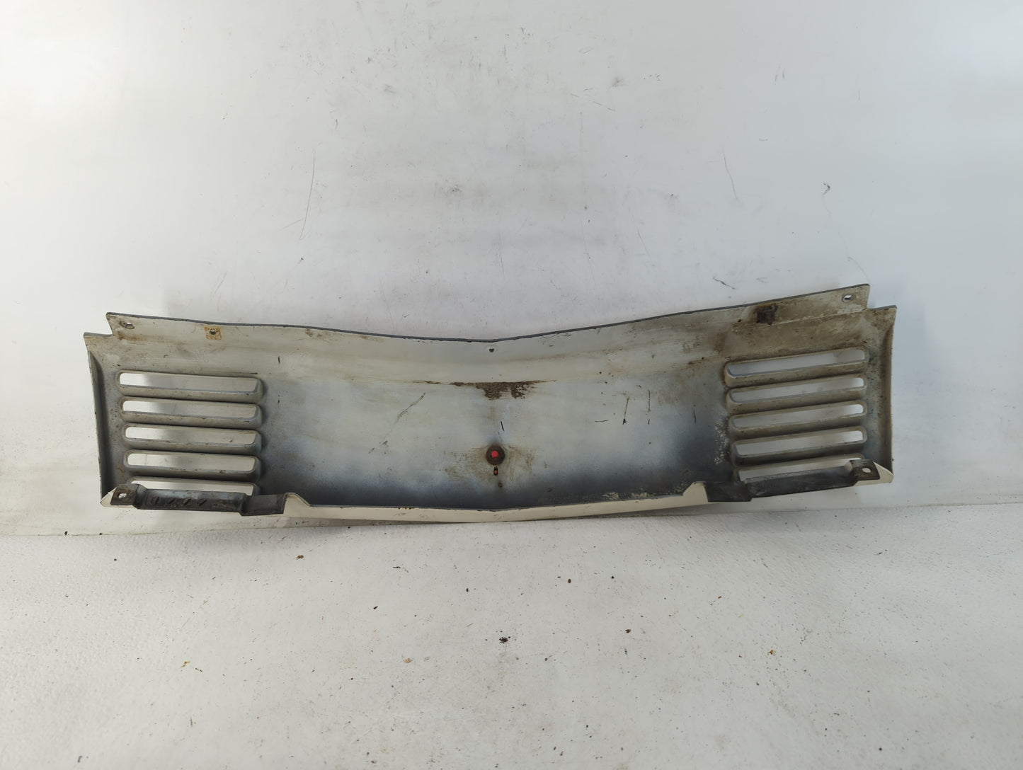 1991 Chevrolet Lumina Front Bumper Grille Cover - Oemusedautoparts1.com