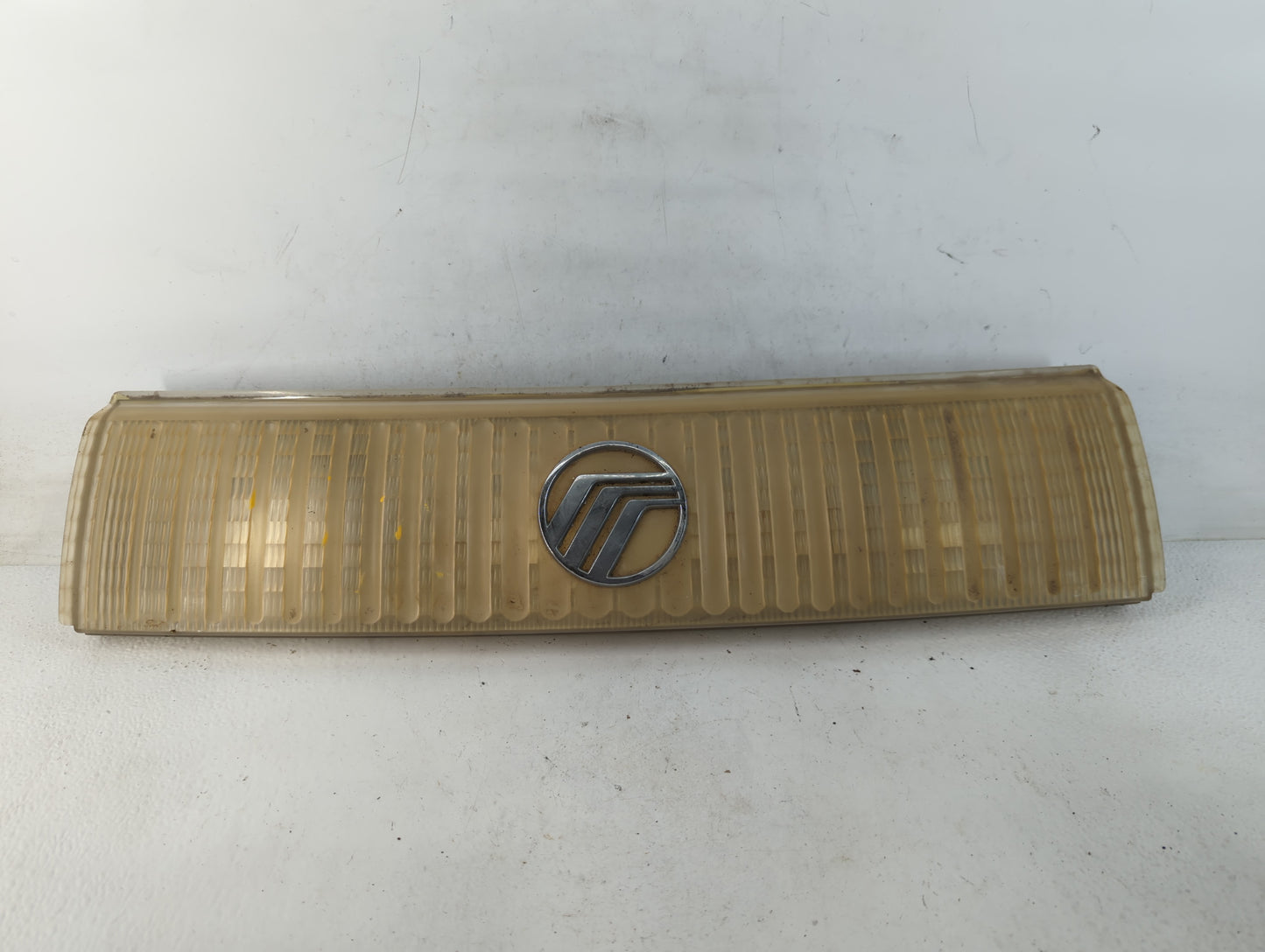 1991 Mercury Sable Front Grille Bumper Not Included - Oemusedautoparts1.com