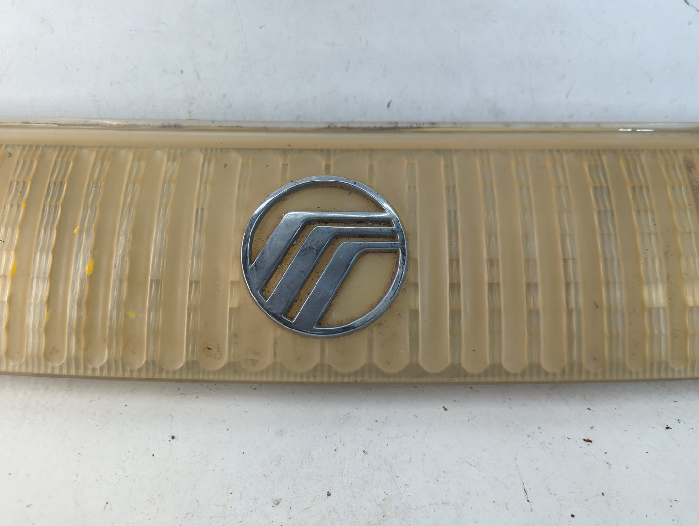 1991 Mercury Sable Front Grille Bumper Not Included - Oemusedautoparts1.com