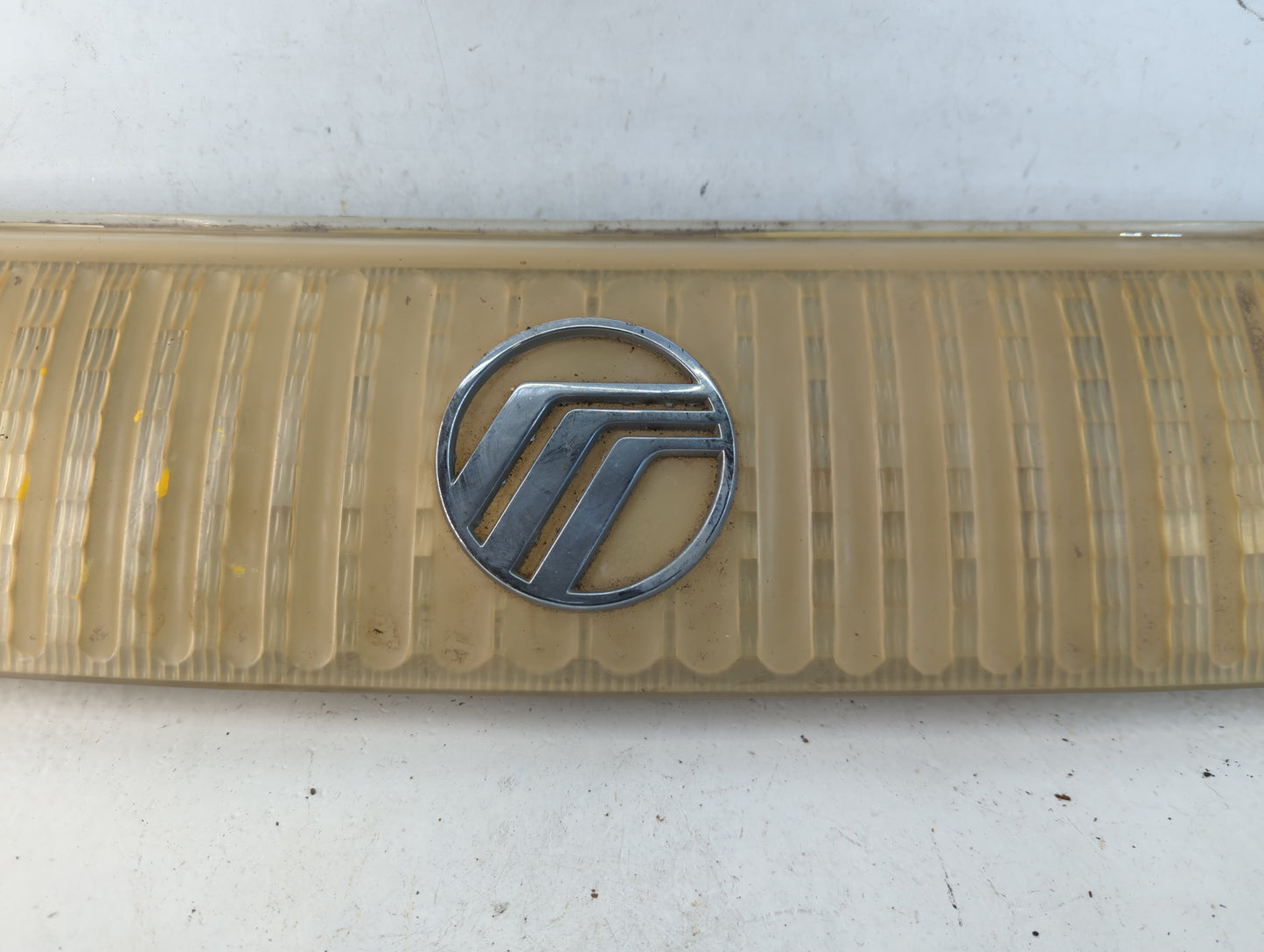 1991 Mercury Sable Front Grille Bumper Not Included - Oemusedautoparts1.com