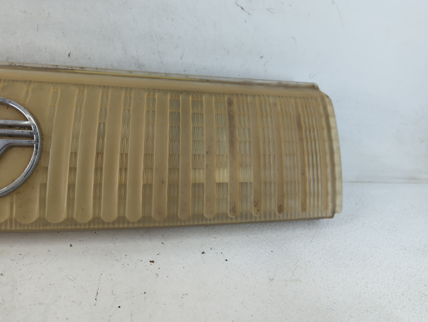 1991 Mercury Sable Front Grille Bumper Not Included - Oemusedautoparts1.com