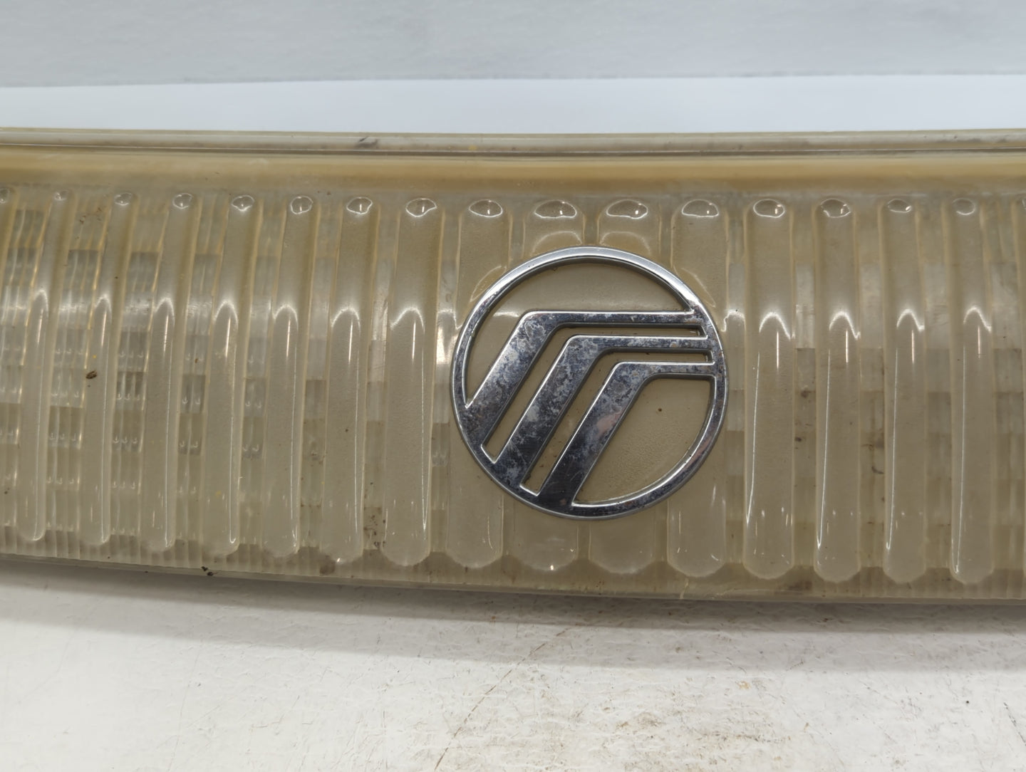 1991 Mercury Sable Front Grille Bumper Not Included - Oemusedautoparts1.com