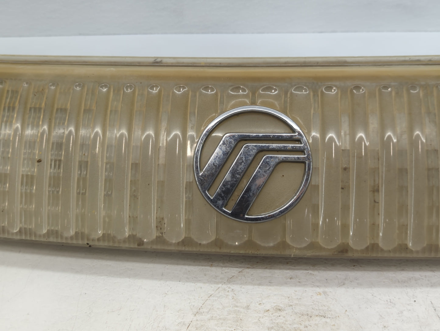 1991 Mercury Sable Front Grille Bumper Not Included - Oemusedautoparts1.com