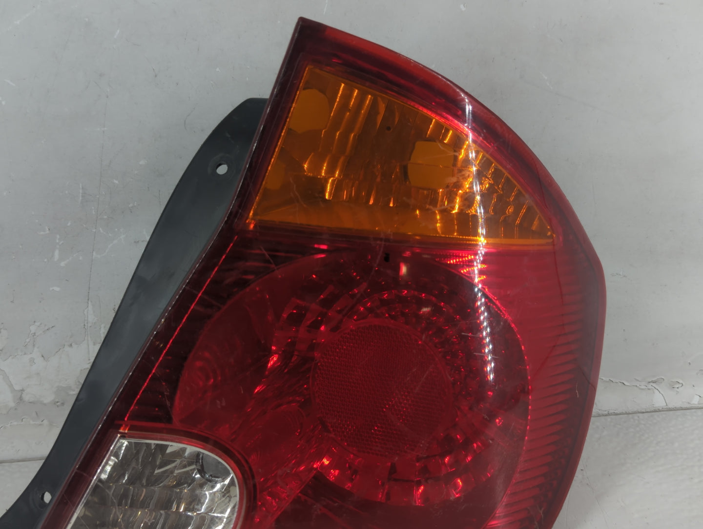 1987-1995 Nissan Pathfinder Tail Light Assembly Passenger Right OEM P/N:92402-257 Fits OEM Used Auto Parts - Oemusedautopart